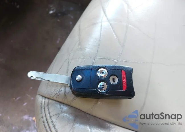 2HNYD2H61BH529655: 42231664