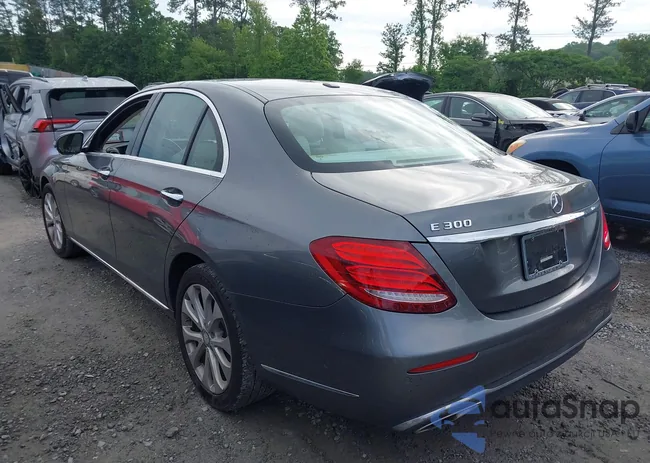 WDDZF4JB2HA104854: 42230990