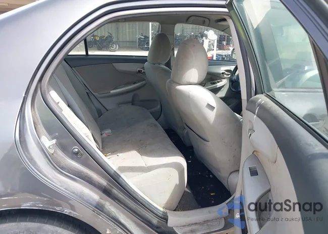 2T1BU4EEXCC865027: 42231178