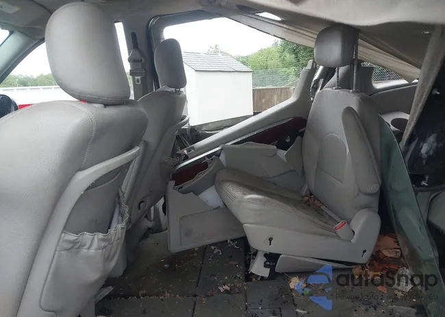 2C4GP64L35R244417: 42232333