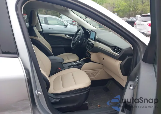 1FMCU9H61MUA02574: 42232363