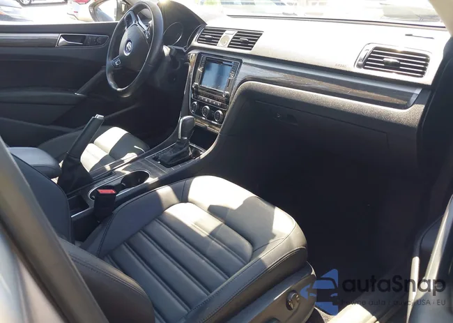 1VWCM7A39HC046906: 42233409