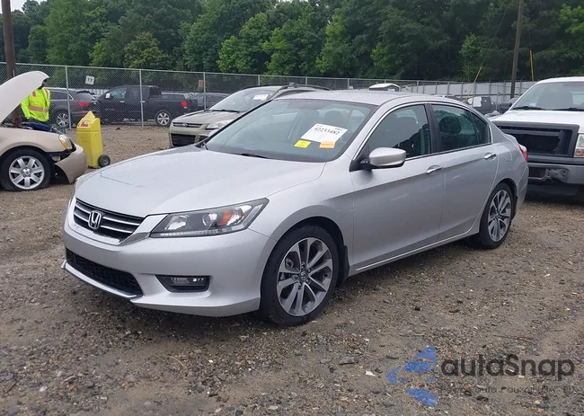 1HGCR2F57EA002977: 42233482