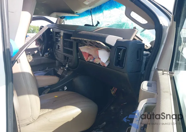 1GTW7AFG9H1117887: 42233506