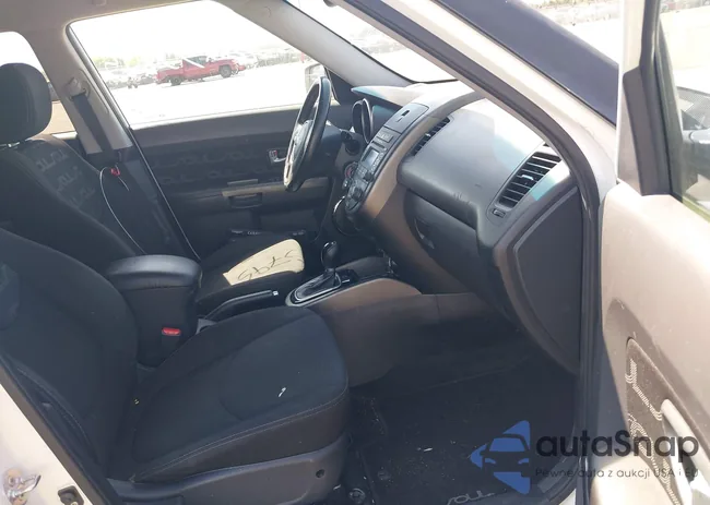 KNDJT2A69D7547954: 42233795