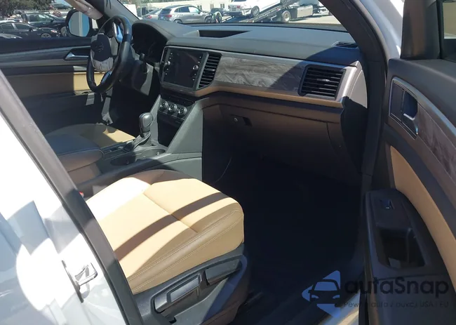 1V2YC2CA4LC205011: 42233807