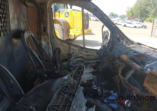 1FTYR2ZG4HKA88748: 42232989