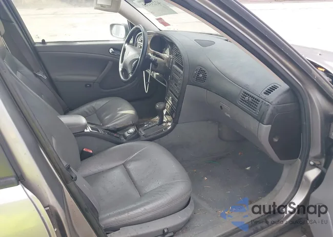 YS3ED59A353500557: 42233101