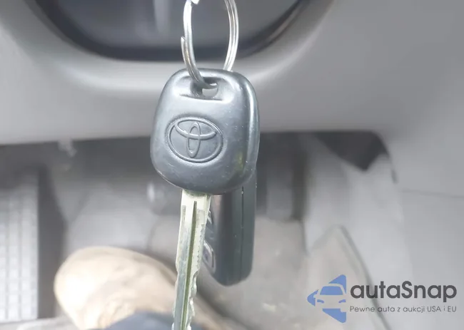 JTDBR32E670100350: 42233353