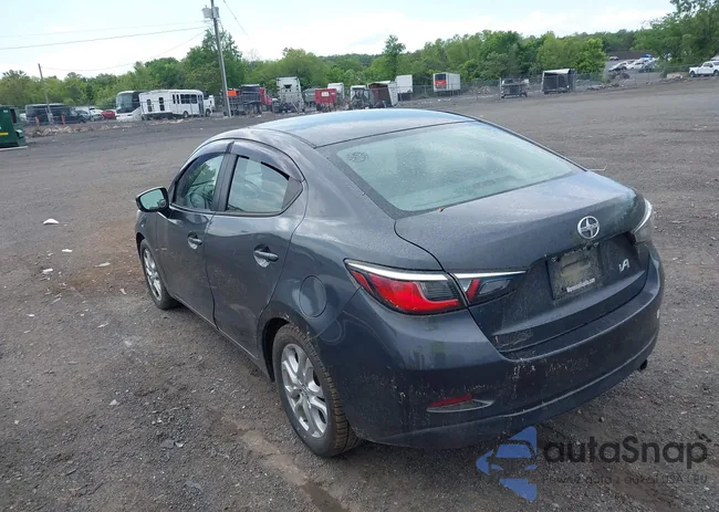 3MYDLBZVXGY125754: 42234664