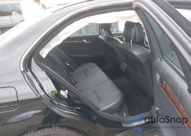 WDDGF8AB8ER303001: 42234036