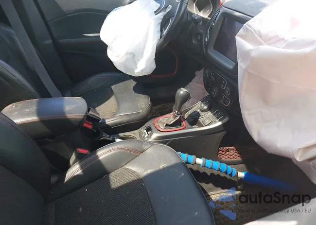 3C4NJDDB1KT796771: 42235408