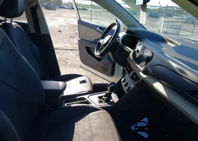 3VVTX7B23NM007790: 42235846