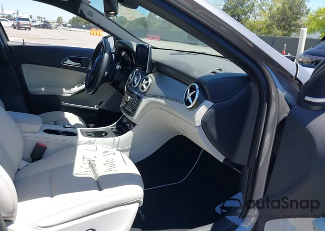 WDCTG4EB6HJ303262: 42236512