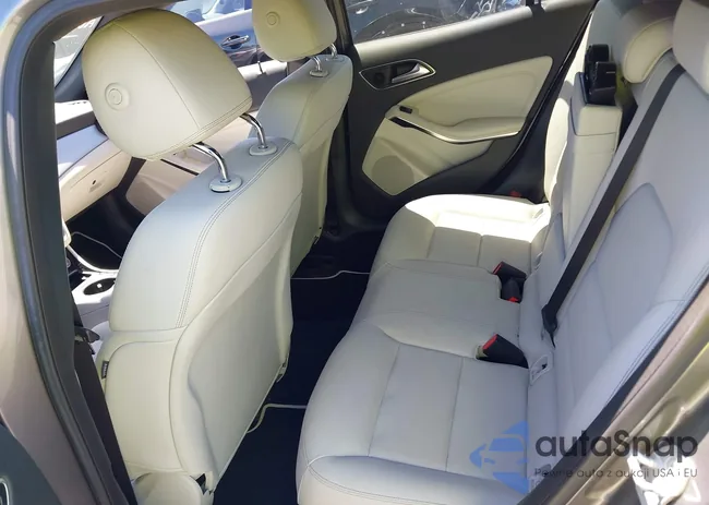 WDCTG4EB6HJ303262: 42236512