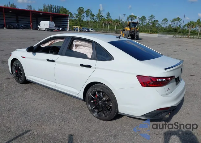 3VW8T7BUXRM040094: 42236552