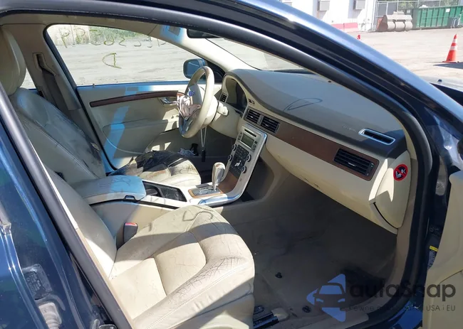 YV1982AS1A1116910: 42236594