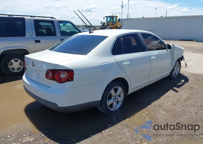 3VWRM71K18M103485: 42238427