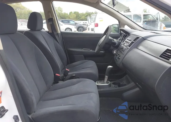 3N1BC13E29L372004: 42238770