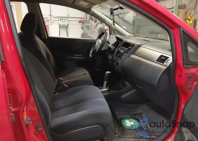 3N1BC13E08L419271: 42239399