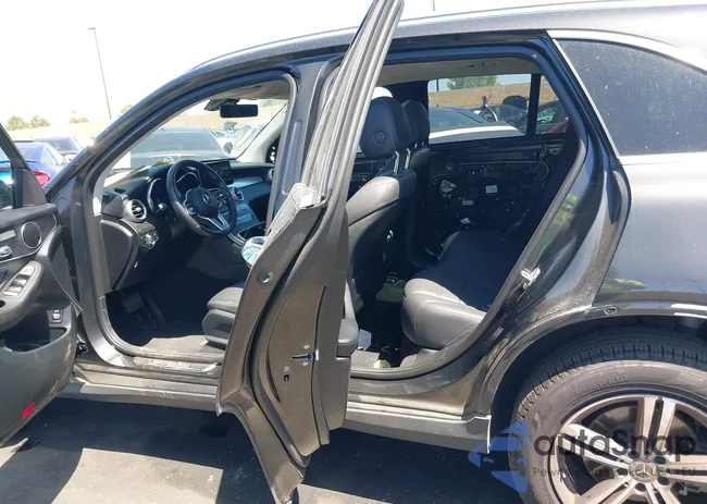 W1N0G8DB2MF870088: 42239424