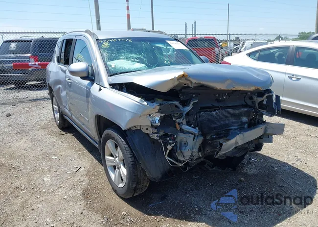 1C4NJDEB5GD757239: 42240458