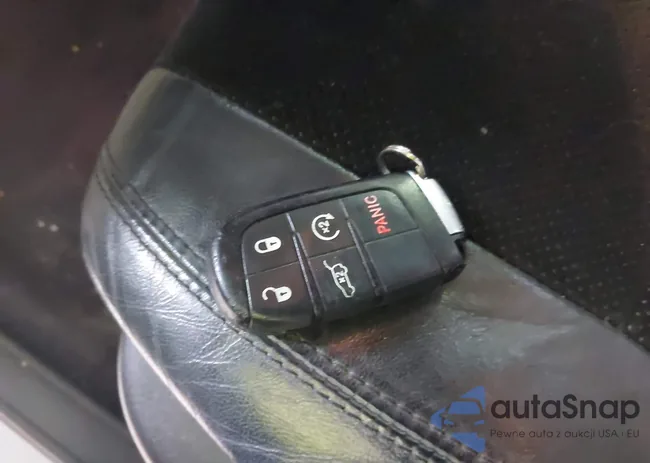 1C4RJEAG2JC168834: 42240697