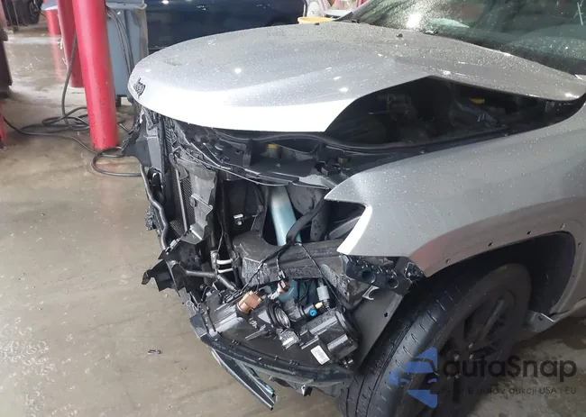 1C4RJEAG2JC168834: 42240697