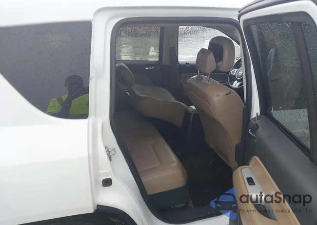 1C4NJCEA6GD792633: 42240729