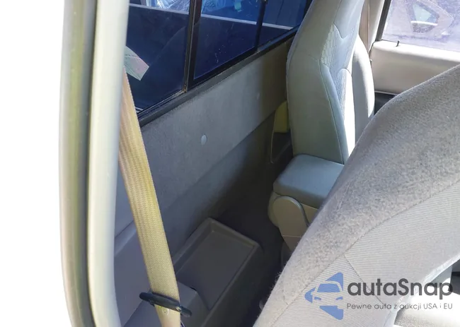 4F4YR12U31TM31101: 42240811