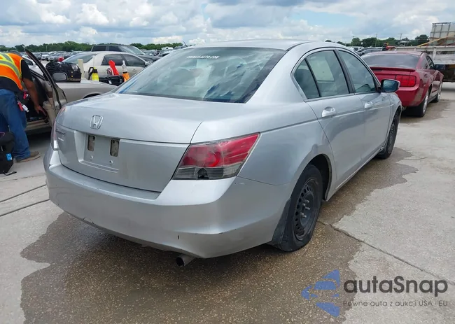 1HGCP26319A002631: 42240165