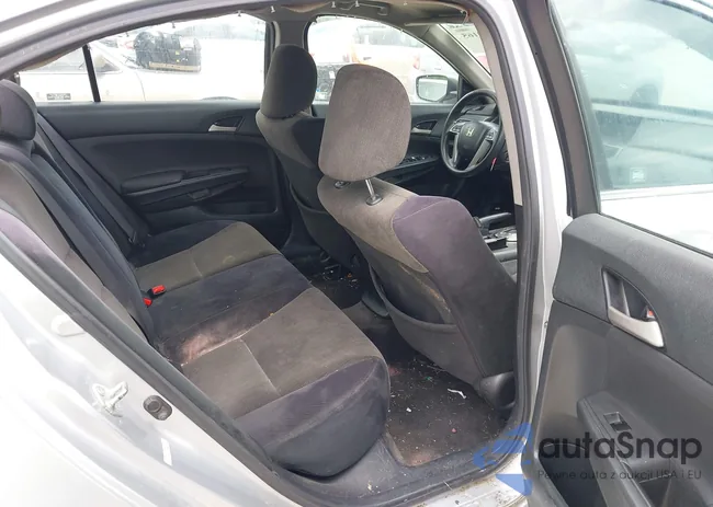 1HGCP26319A002631: 42240165