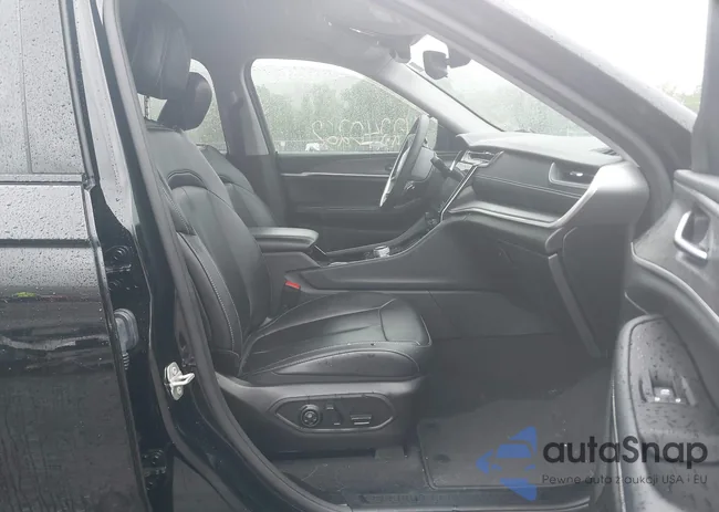 1C4RJHBG8PC606569: 42240268