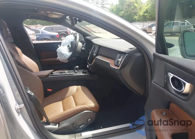 YV4L12WKXS2147672: 42240270