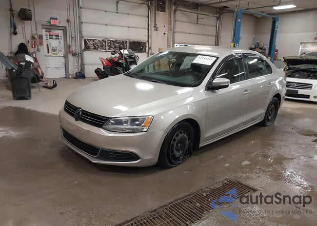 3VWDP7AJ0DM281245: 42241442