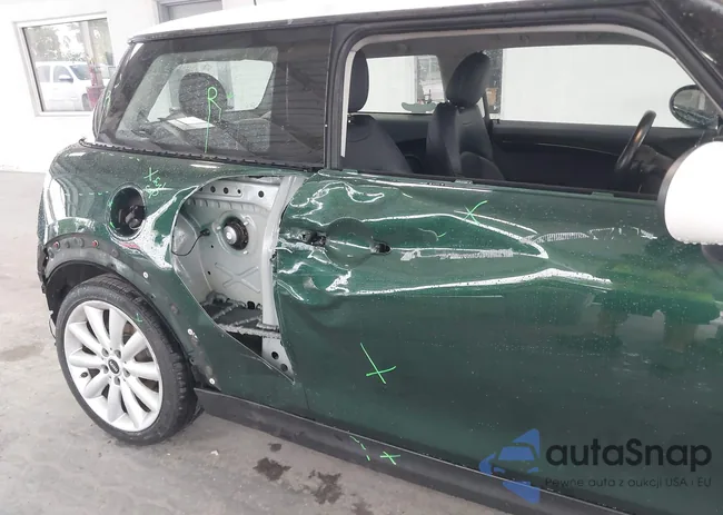 WMWXP7C54J2A49329: 42241556