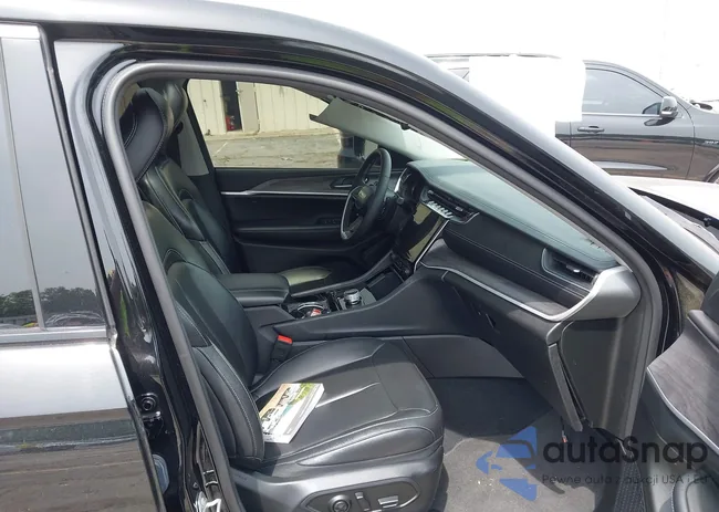 1C4RJJBG6P8811740: 42241873