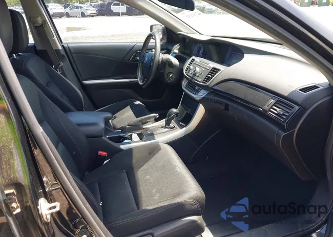 1HGCR2F5XFA157380: 42241113