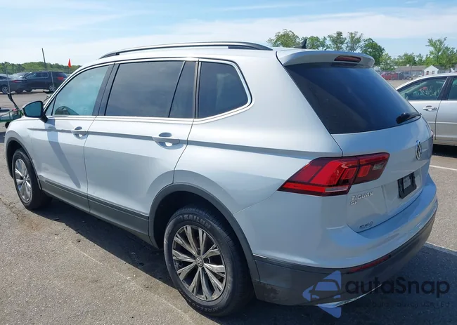 3VV2B7AX8KM064490: 42241177