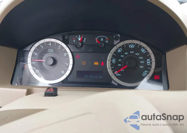 1FMCU0EG1AKD30643: 42241302