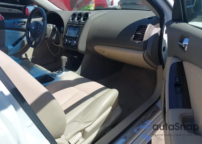 1N4AL2AP4CN412499: 42242392