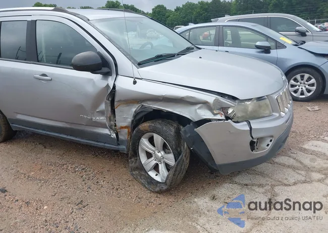 1C4NJDBB9ED924347: 42242445