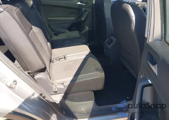 3VV3B7AX7LM035035: 42242836