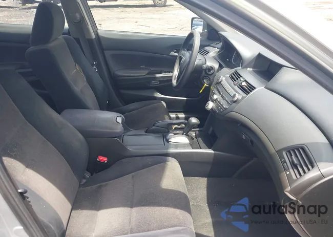 1HGCP2F35AA036057: 42243415