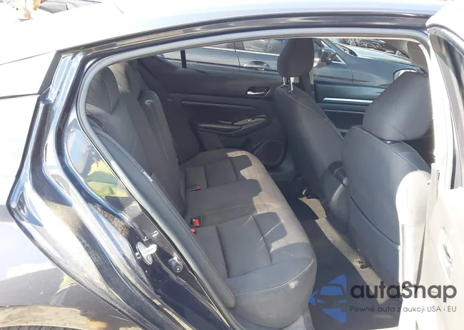 1N4BL4DV6NN300851: 42243681