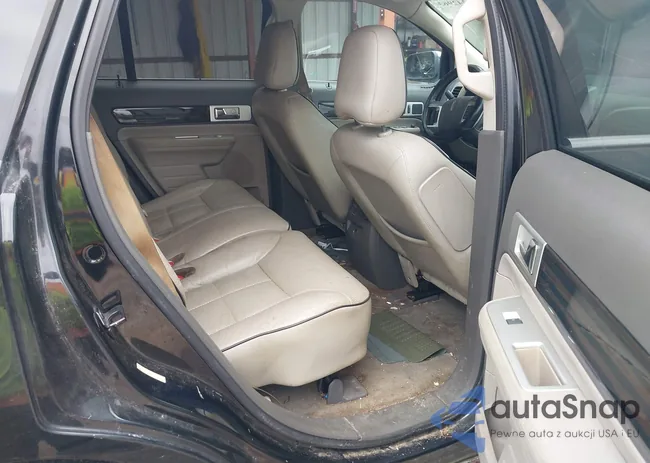 2LMDJ6JC8ABJ01328: 42242963