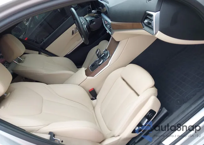 WBA5R1C54KAK10233: 42244527