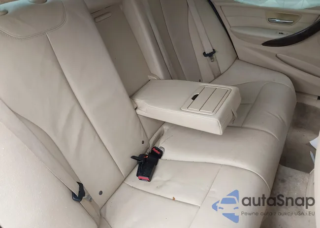 WBA3B1G56FNT63135: 42244926