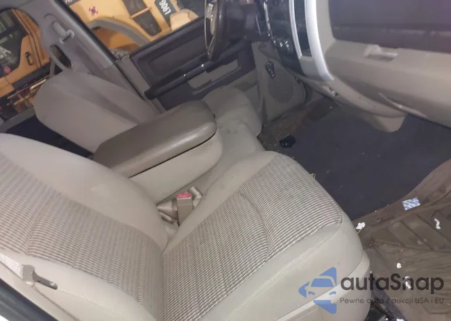 1D3HV18P49S700804: 42244041