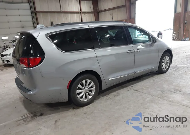 2C4RC1BGXHR795722: 42244064